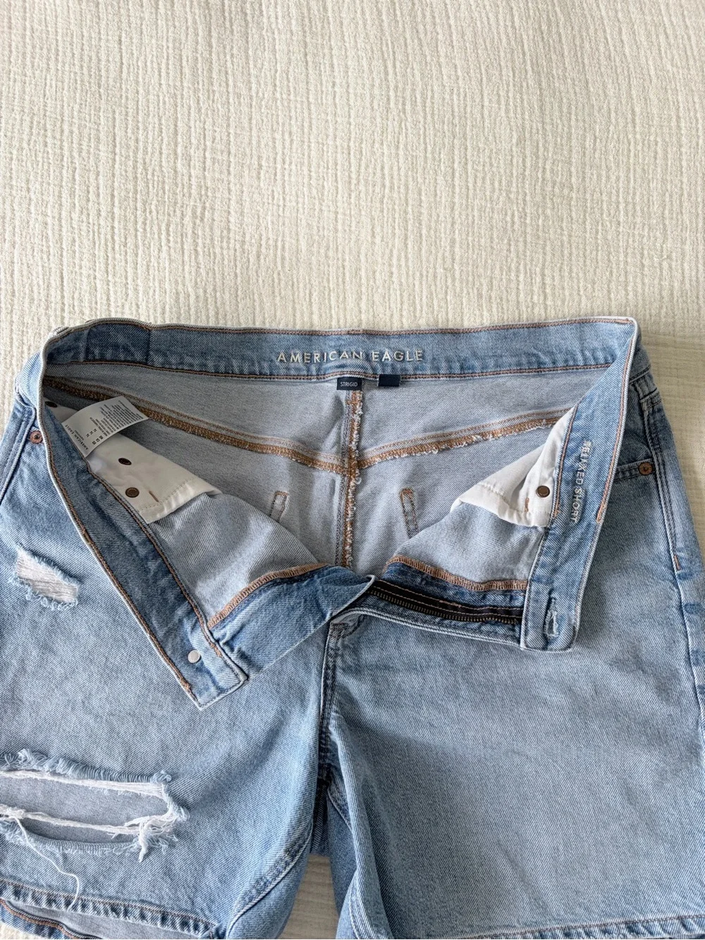 American Eagle Relaxed Short - Light Wash Distressed Denim Shorts